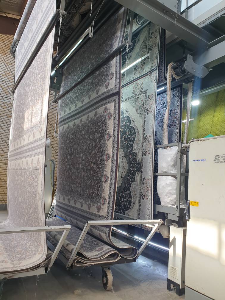 Traditional Iranian carpets and Persian rugs