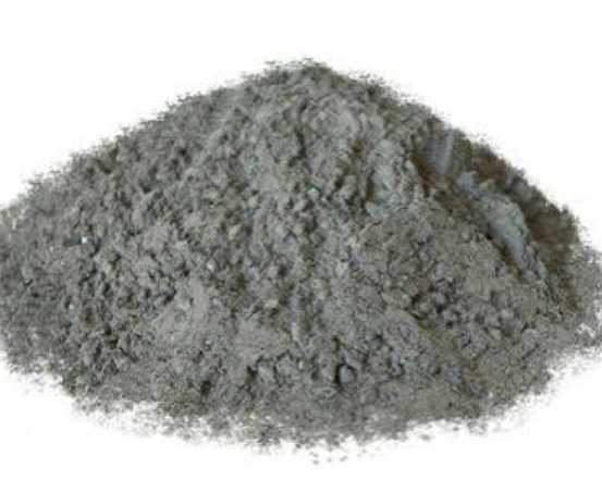 Basic refractory mass and monolithic refractory powder for steelmaking